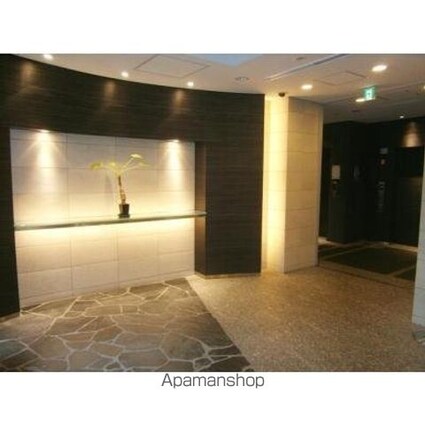 東京都港区西新橋３丁目[3LDK/68.57m2]の共用部3