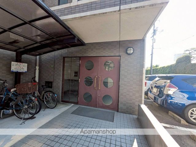 ラフィーネカツタの玄関写真