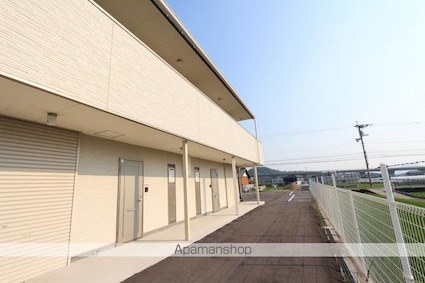 ガレージライフ高松東[1K/28.9m2]の外観3