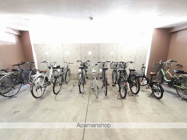 アゲート 白壁の玄関写真