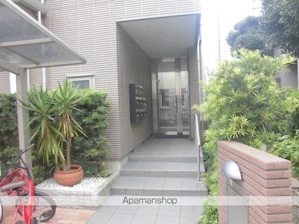 クレセントコート高円寺[1K/26.05m2]の外観4