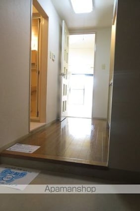 パンビアル西公園ビル[2K/30.6m2]の玄関