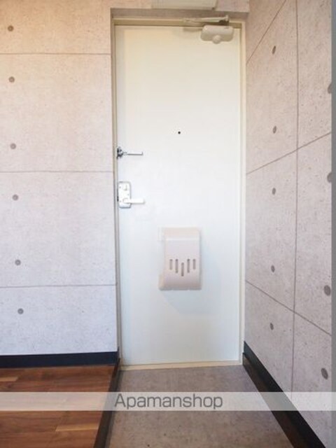 ウォーターフロント[2K/29.75m2]の玄関