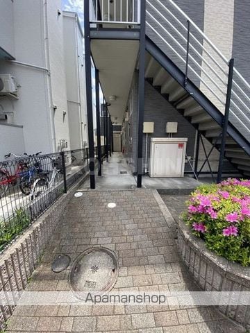 レオパレス中百舌鳥の玄関写真
