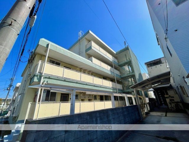岡治マンションの外観写真