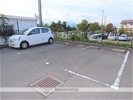 レオパレスセントラルパーク[1LDK/48.44m2]の駐車場2