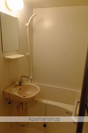 レオパレスメイプルハイム高野台１号館[1K/23.18m2]のバス