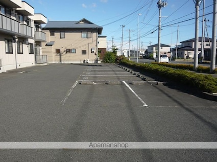 サンシャイン八戸[2LDK/58.5m2]の駐車場2