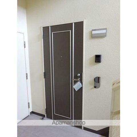 ジェルメ吉川町の玄関写真