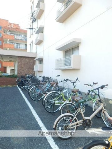 八尋ビルの外観写真