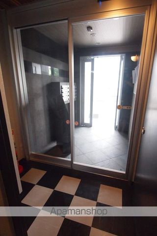 サンコート本郷通の玄関写真