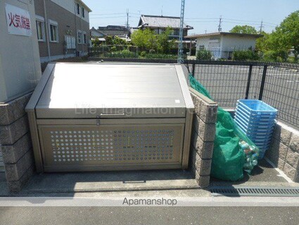 フローラルコートＤＳ[2LDK/58.4m2]の共用部3