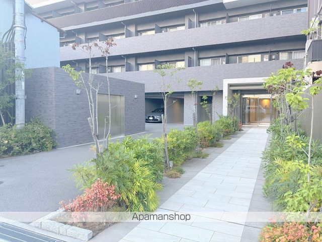 アドバンス大阪バレンシアの玄関写真