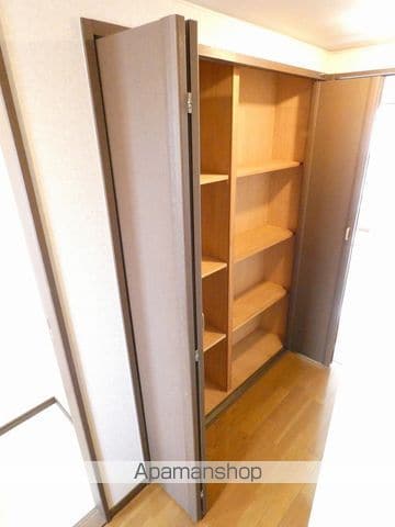 MOMOの実の内装写真