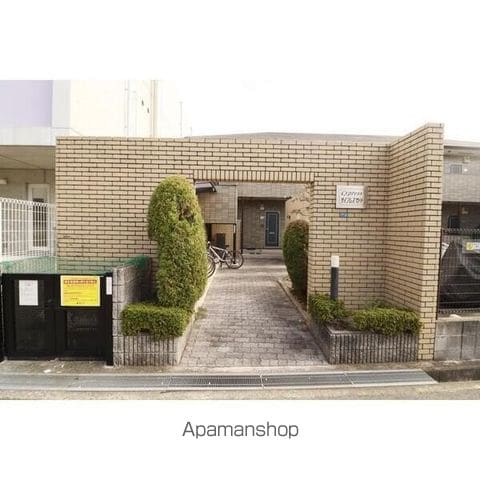 サイプレス豊中の玄関写真