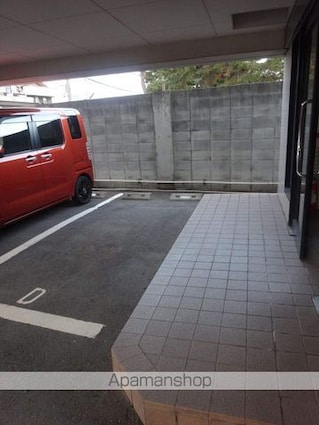 ヤマイチＰＬＡＺＡ吹上[1K/28.5m2]の駐車場
