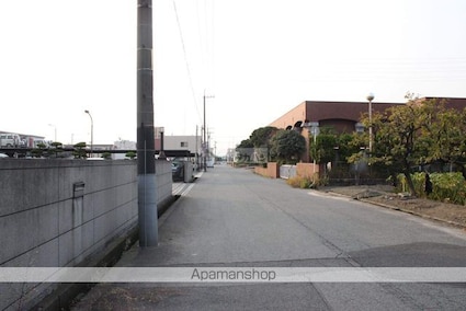 ベルローズＢ[2LDK/67.05m2]の周辺2