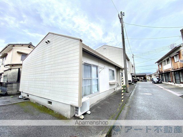フローラル和泉 A棟の外観写真