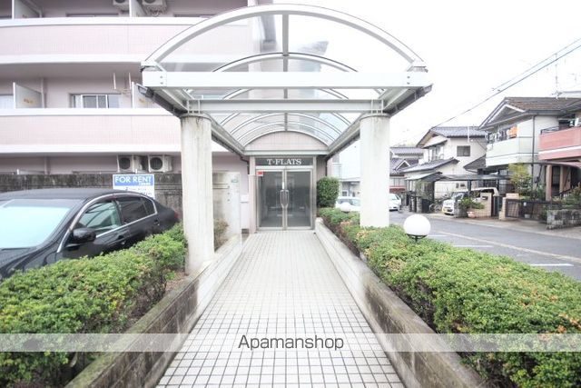 Tフラッツの玄関写真