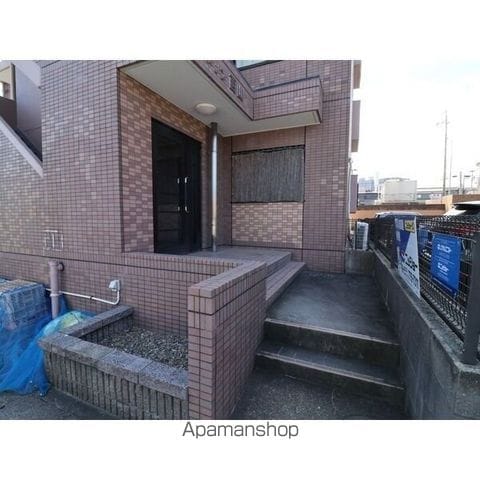 メゾン西山の玄関写真