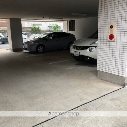 ドミール瀬田[2DK/53m2]の駐車場