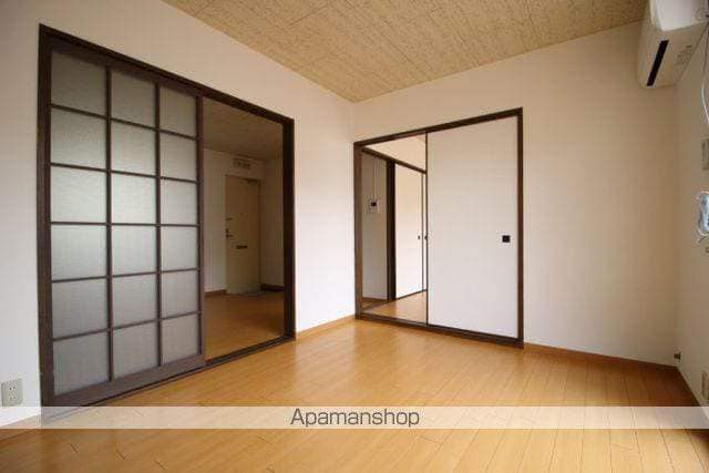 シャトル日和屋の内装写真