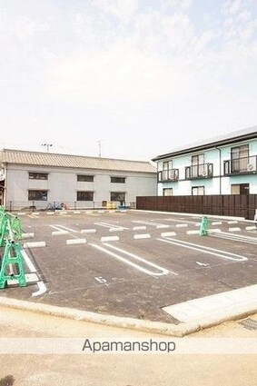 グローヴ・ガーデンⅩ[1K/26.08m2]の駐車場