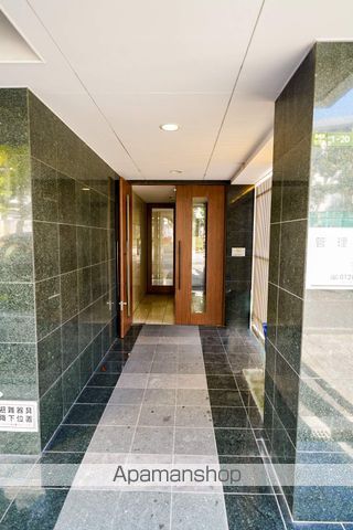 ナオシス長柄東の玄関写真