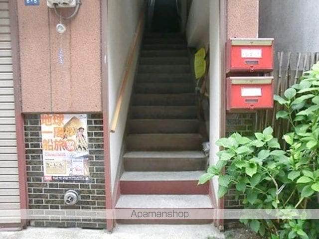秀マンションの玄関写真