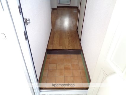 リーブル高台[2K/40.58m2]の玄関
