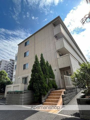 GENOVIA原木中山の玄関写真