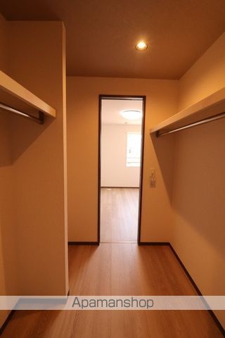 レインボーグローヴ IIの内装写真