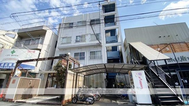 シスター中井の外観写真