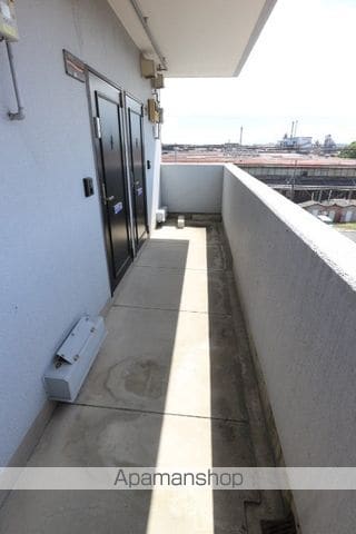 デージータウン元町の玄関写真