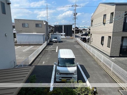 レオパレスブルースカイⅣ[1K/19.87m2]の駐車場1