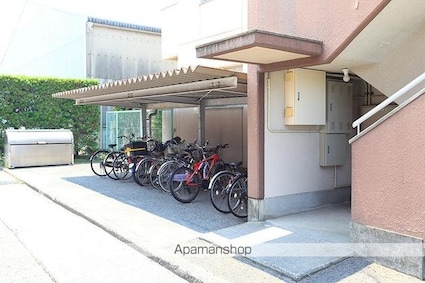 高松南ハイツ[2LDK/57.8m2]の共用部1