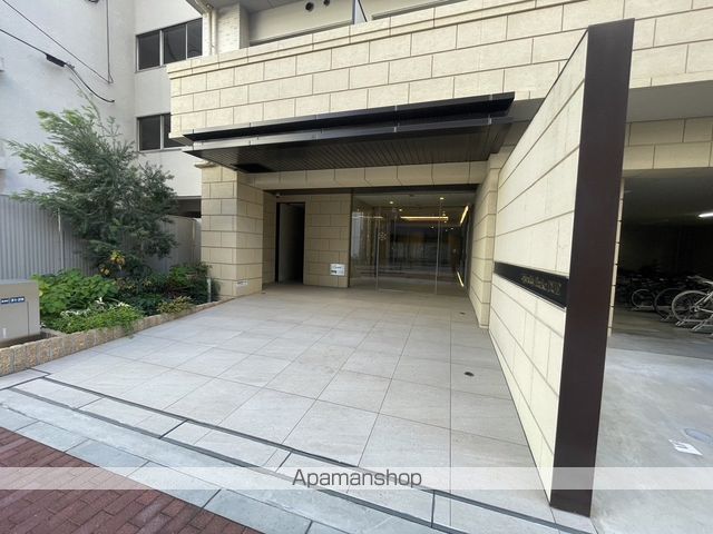 スプランディッド江坂DUEの玄関写真