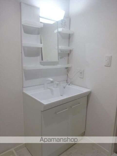 和歌山県和歌山市塩屋５丁目[2LDK/48.87m2]の洗面所