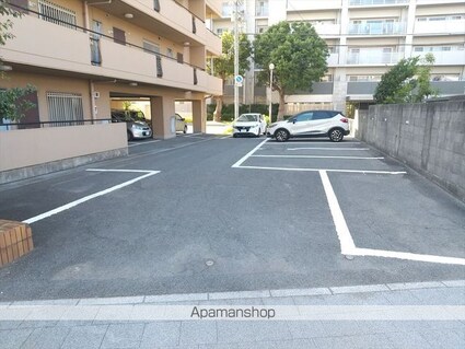 和歌山県和歌山市西高松１丁目[2LDK/46.2m2]の駐車場