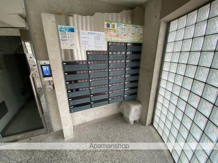 香川県高松市伏石町[1K/21.7m2]のエントランス