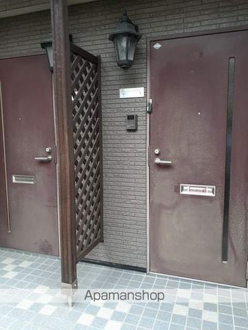 ラルジュIの玄関写真