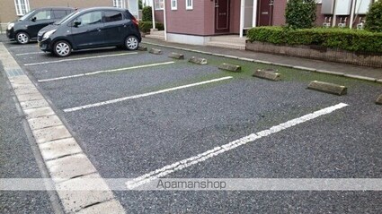 ツインマークヒルズＡ[2LDK/56.8m2]の駐車場