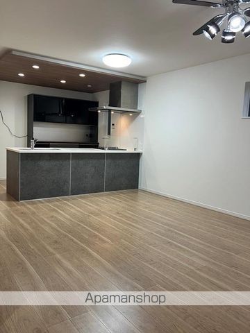 厚木市 2階建 築5年の内装写真