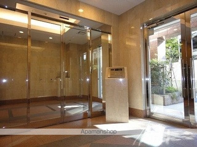 ヴェルステージ町田駅前の玄関写真