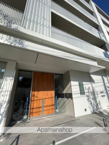 オアーゼ新宿市谷薬王寺の玄関写真