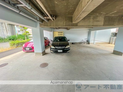 富士第３ビル[1LDK/36m2]の駐車場1