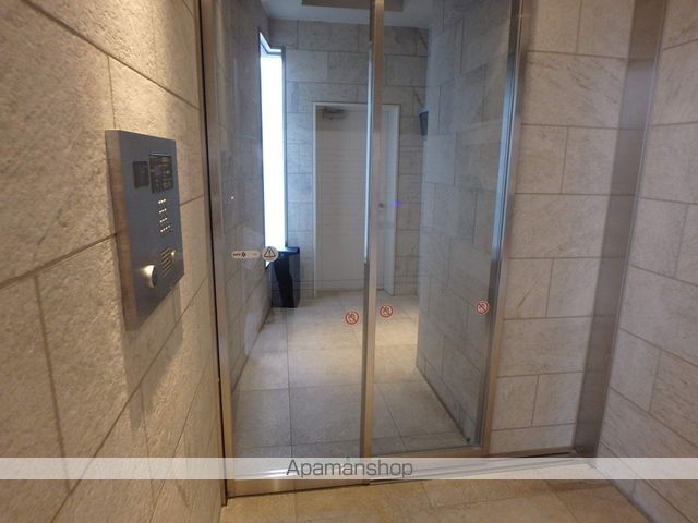 ステラメゾン三軒茶屋の玄関写真