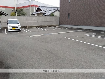 レオネクストアルファ[1K/31.69m2]の駐車場1