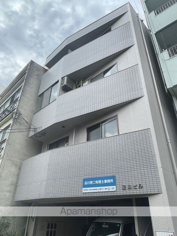 里見ビルの外観写真