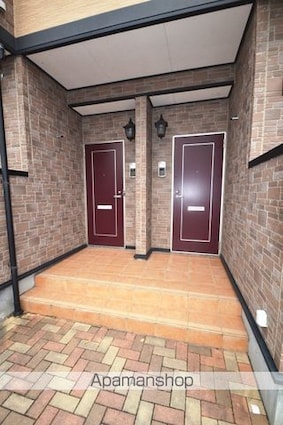 ファミール[2LDK/47.13m2]のエントランス1